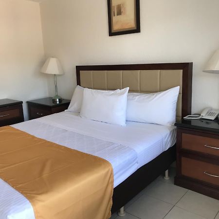 Hotel Guillen Jr Tijuana Zewnętrze zdjęcie