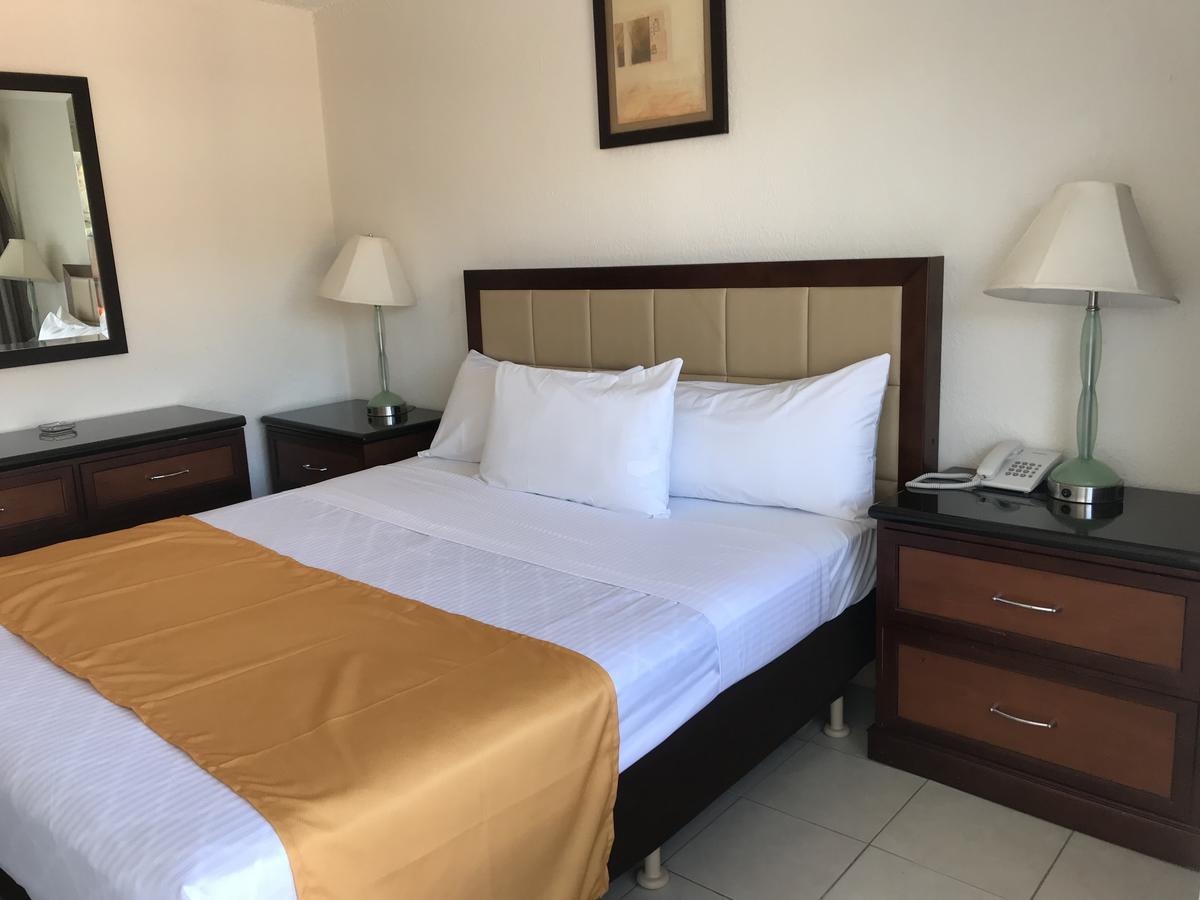 Hotel Guillen Jr Tijuana Zewnętrze zdjęcie