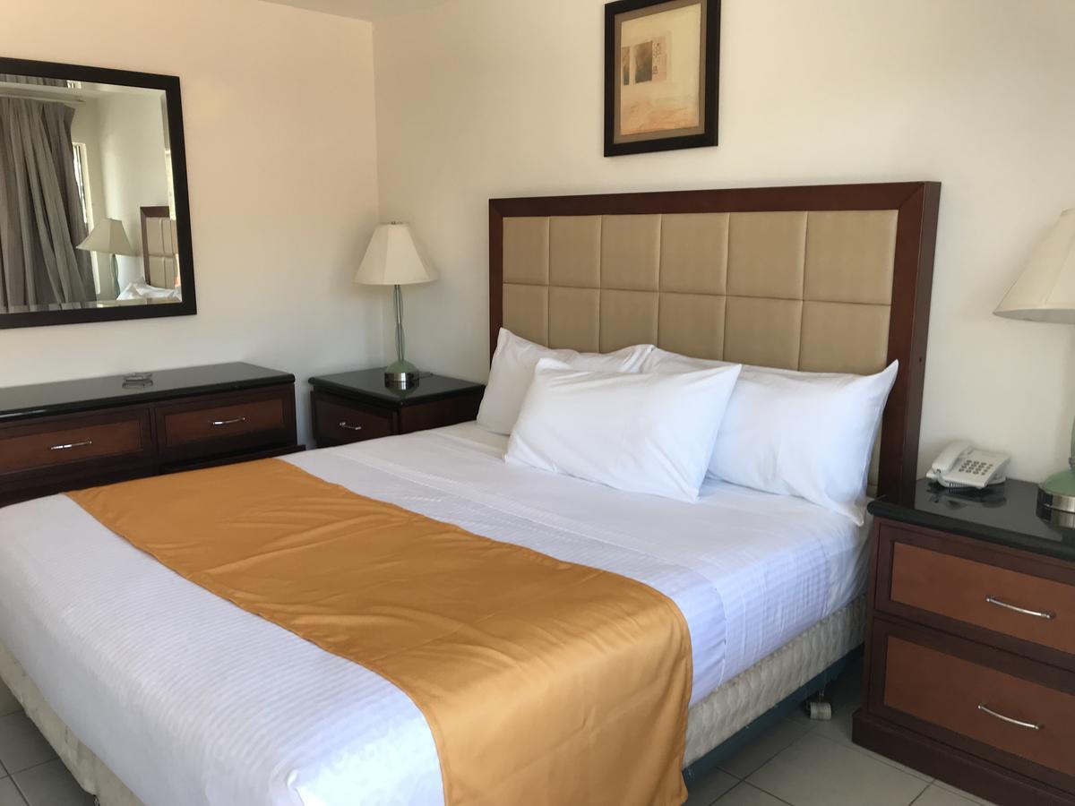 Hotel Guillen Jr Tijuana Zewnętrze zdjęcie