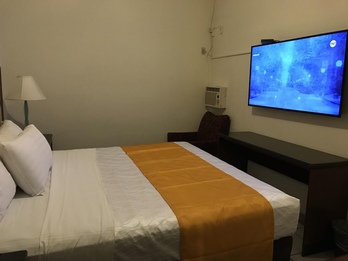 Hotel Guillen Jr Tijuana Zewnętrze zdjęcie