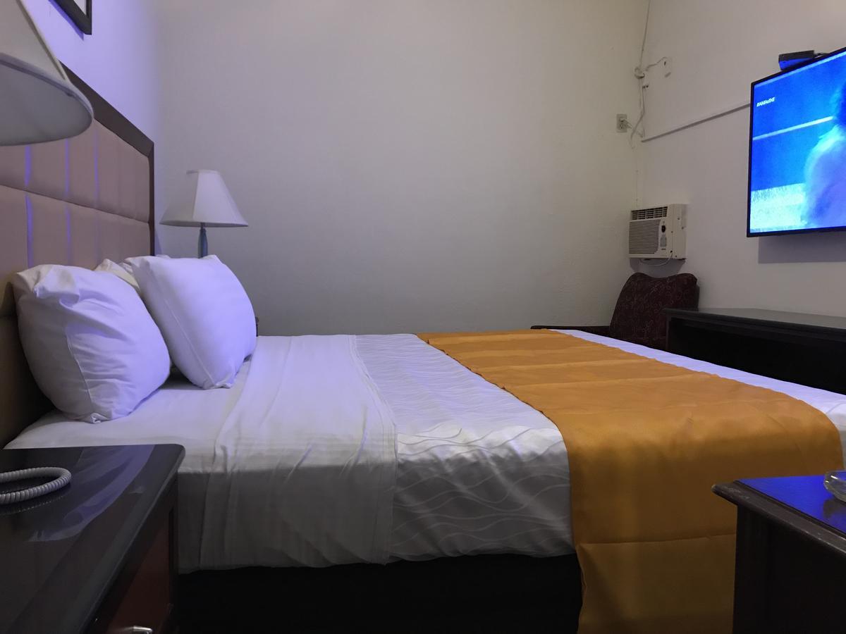Hotel Guillen Jr Tijuana Zewnętrze zdjęcie